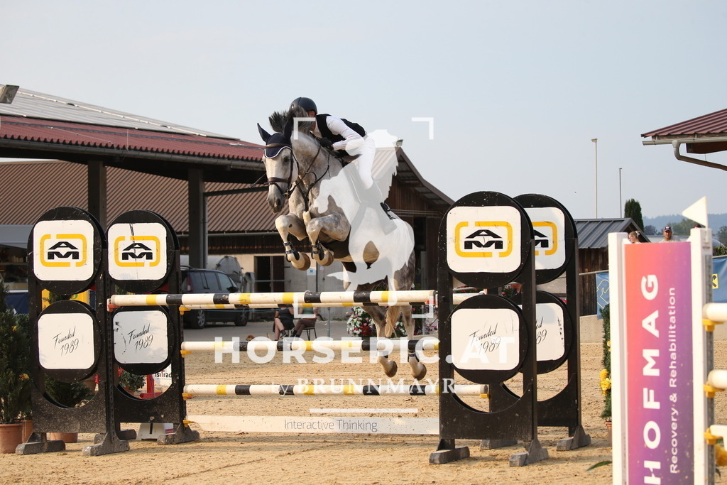 DL2Q5559 | Willkommen bei Brunnmayr - Design & Fotografie – Ihrem Spezialisten für Reitturniere und Pferdeveranstaltungen in Oberösterreich, Salzburg und Bayern! Seit über 17 Jahren sind wir leidenschaftlich dabei.