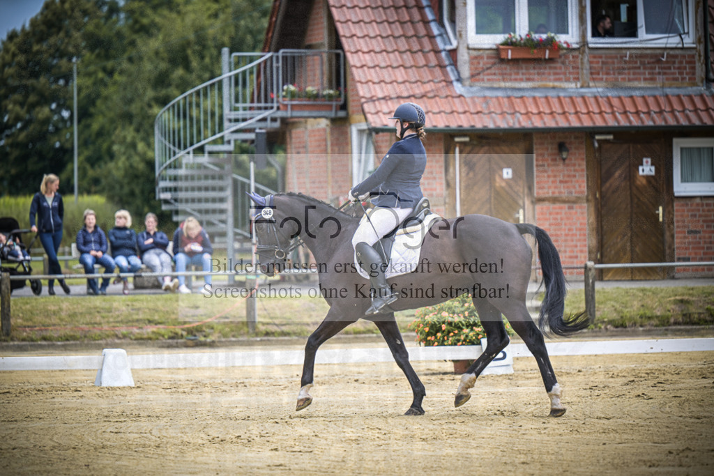 DOS_6311 | Entdecke hochwertige Reitturnierfotos von Foto Oger. Professionell, emotional und authentisch – jetzt Lieblingsmomente im Shop bestellen.Deutschlandweite Turnierfotografie. - Realisiert mit Pictrs.com