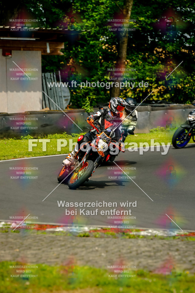 VBK-4490 | Hier findet Ihr Bilder von Touristenfahrten auf der Nürburgring Nordschleife oder von anderen Veranstaltungen die ich besucht habe. Viel Spass beim Durch Schauen 