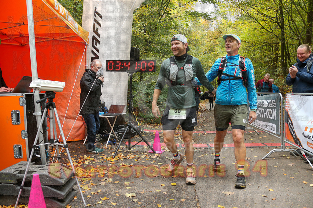 251026_1342_EX1_3902 | Sportfotografie im Rhein-Sieg Kreis, Köln, Bonn, NRW, Rheinland Pfalz, Hessen, etc. Unser Tätigkeitsfeld umfasst den Laufsport vom Volkslauf über den Marathon, Duathlon, Triathon bis zum Ultralauf wie Kölnpfad Ultra oder Schindertrail.