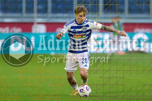 22.03.2026, GER, Fussball, Herren, 3. Liga, Saison 2025/2026, MSV Duisburg - 1860 München | Niklas Jessen (MSV Duisburg) in Aktion am Ball, Einzelaktion 