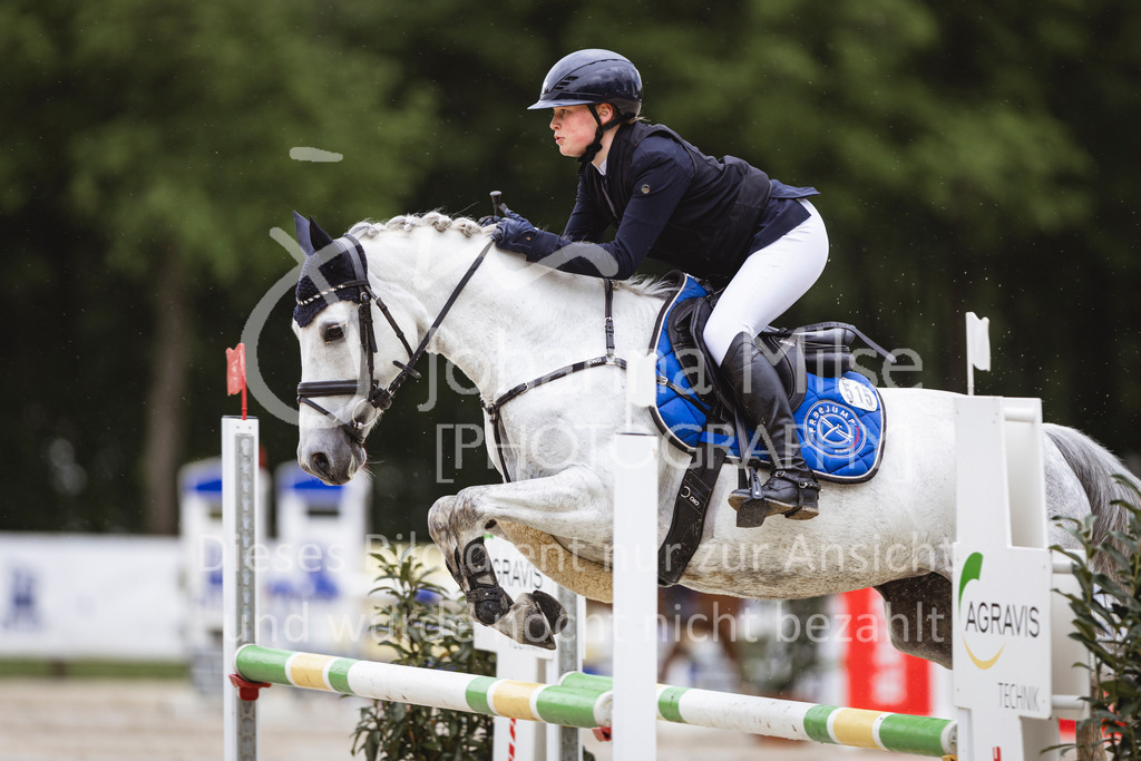 240504_PonyTrophy-121 | Deine schönsten Turniermomente als professionelle Fotos! Entdecke hochwertige Pferdesport-Fotografie im Online-Shop. Jetzt Fotos finden & bestellen!