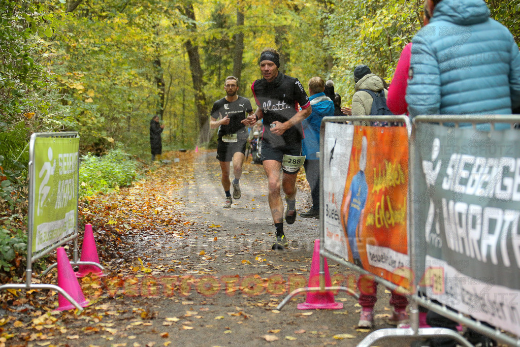 251026_1209_EX1_9917 | Sportfotografie im Rhein-Sieg Kreis, Köln, Bonn, NRW, Rheinland Pfalz, Hessen, etc. Unser Tätigkeitsfeld umfasst den Laufsport vom Volkslauf über den Marathon, Duathlon, Triathon bis zum Ultralauf wie Kölnpfad Ultra oder Schindertrail.