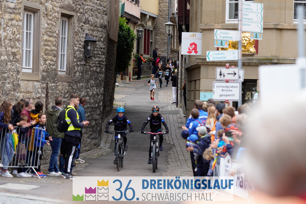 AOK Junior Cup 400m | 3Königslauf 2022 AOK Junior Cup 400m - Realisiert mit Pictrs.com