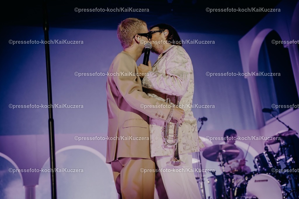 xKKU0604251036 | 06.04.2025, xkkux, Düsseldorf, Roy Bianco und Die Abbrunzati Boys performen bei ihrer Kult-Tour 2025 in der Mitsubishi Electric HALLE. 