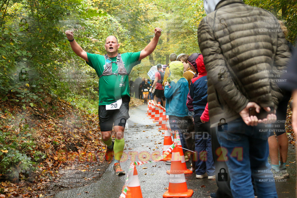 241027_1315_EX1_5894 | Sportfotografie im Rhein-Sieg Kreis, Köln, Bonn, NRW, Rheinland Pfalz, Hessen, etc. Unser Tätigkeitsfeld umfasst den Laufsport vom Volkslauf über den Marathon, Duathlon, Triathon bis zum Ultralauf wie Kölnpfad Ultra oder Schindertrail.