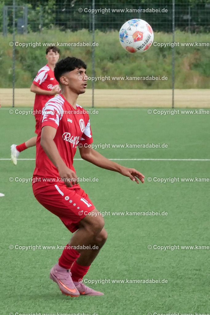 Fußball : C-Junioren : Aufstieg Regionalliga West : SUS 09 Dinslaken - Vfb 03 Hilden am 04.06.2026 in Dinslaken | Fußball : C-Junioren : Aufstieg Regionalliga West : SUS 09 Dinslaken (rotr Trikots)- Vfb 03 Hilden (weiße Trikots) am 04.06.2026 in Dinslaken - Realisiert mit Pictrs.com