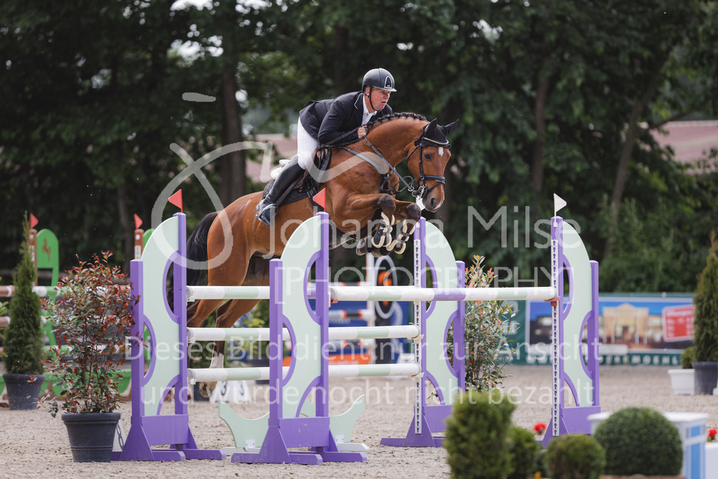 220614_Mühlen_SprPfM-671 | Late Entry Mühlen
Springprüfung Kl.M* 6-8j. Pferde gl. Einlaufprüfung für 6j. Pferde
14.06.2022