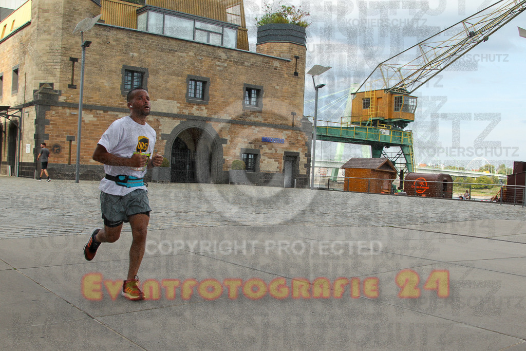 250920_1524_EV4_8713 | Sportfotografie im Rhein-Sieg Kreis, Köln, Bonn, NRW, Rheinland Pfalz, Hessen, etc. Unser Tätigkeitsfeld umfasst den Laufsport vom Volkslauf über den Marathon, Duathlon, Triathon bis zum Ultralauf wie Kölnpfad Ultra oder Schindertrail.