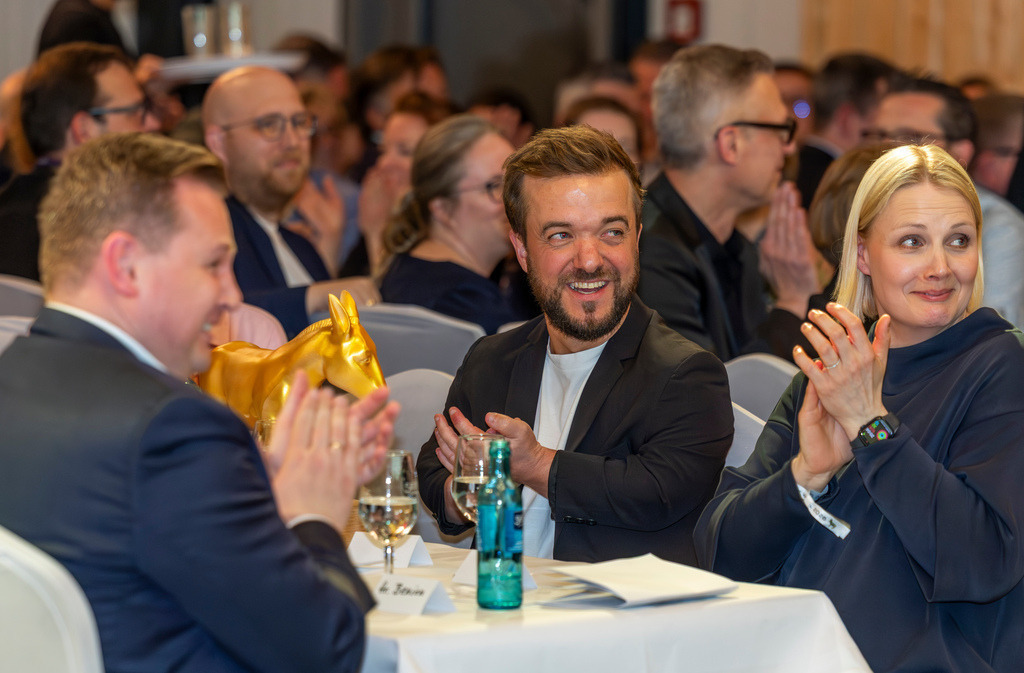 top-top.de 260306-074 | Foto, Video, Fotografie, Videografie, Fotobox, DJ, Discjockey, Musik, Musikbox, Veranstaltung, Photobooth, Amazon, Ebay, Buchtipp, Bestseller, Autor, Verlag, Buch, Wesel, Hamminkeln, NRW, Dinslaken, Rees, Drohne, Hochzeit, Party, Fotobox, Wesel, Fotograf