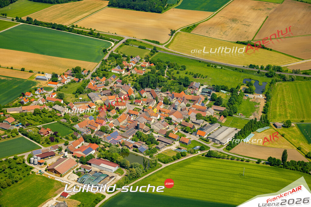 Aktuelles Luftbild von Mörlbach Gallmersgarten - Die Luftaufnahme wurde 2022 mittels UL-Flugzeug erstellt ( keine Drohne ) - hochauflösende Kamera-Systeme von  Canon -Beste Qualität - Für grossformatige Ausdrucke geeignet. Die Geschenkidee !