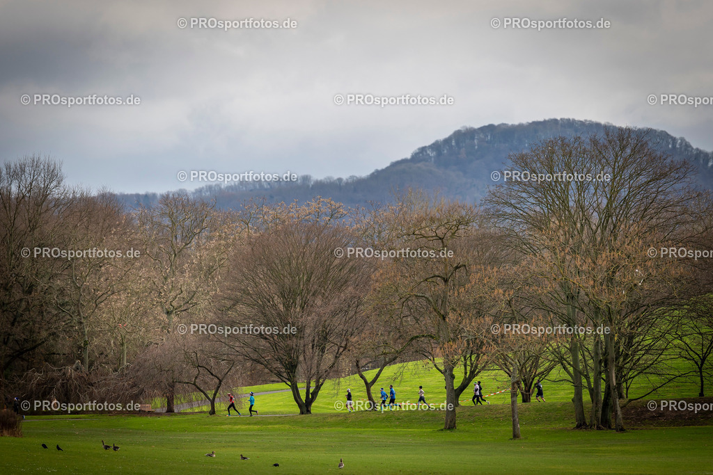 Bonner Nikolauslauf in Bonn, 08.12.2024 | Impressionen vom Bonner Nikolauslauf am 08.12.2024 in Bonn (Freizeitpark Rheinaue). Foto: BEAUTIFUL SPORTS/Axel Kohring