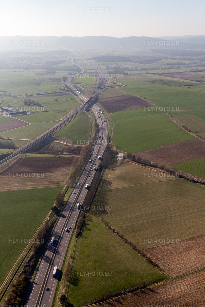 Vue aérienne: Vue de la ville à Gottesheim dans le département Bas Rhin, France. Photo: IMG_097541.jpg prise le 16/03/2017 par Werner Riehm/FLY-FOTO.eu – Résolution de l'original: 3258 x 4887 px