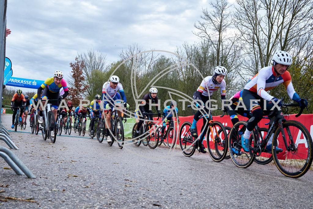 ..... | AUSTRIA, 24.11.24, 3.Radquerfeldein GP um das Sportzentrum Gunskirchen Image shows: Photo: Wapics / Michael Ring