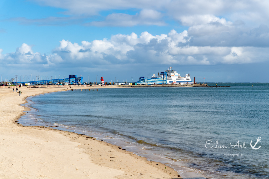 20240928-EAF_1141 | Eilun-Art-Fotografie Levke Martens, ihre Fotografin für Immobilien- und Landschaftsfotografie auf Föhr, Föhrer Motive als Poster, Leinwand, hinter Acrylglas oder stelle dir deinen eigenen Monatskalender zusammen, mit nur einem Klick