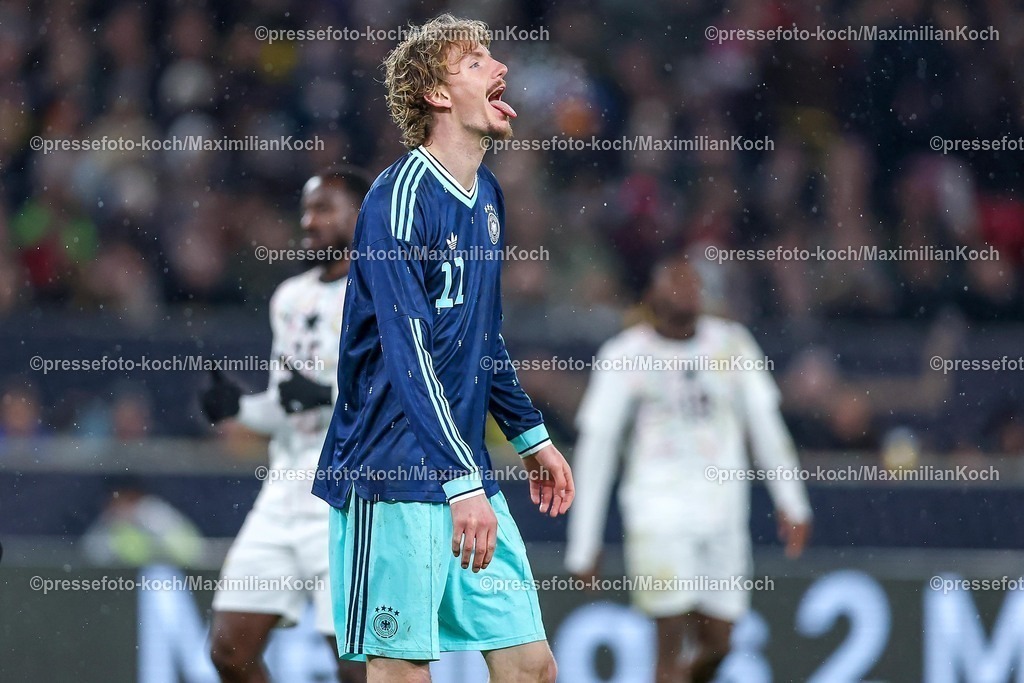 DFB30032600064 | 30.03.2026, Fußball, Länderspiel, Deutschland - Ghana, MHP-Arena (Stuttgart), Saison 2025 2026: Nick Woltemade (GER #11) enttäuscht Enttäuschung nach einer verschossenen Torchance  DFB regulations prohibit any use of photographs as image sequences and or quasi-video.