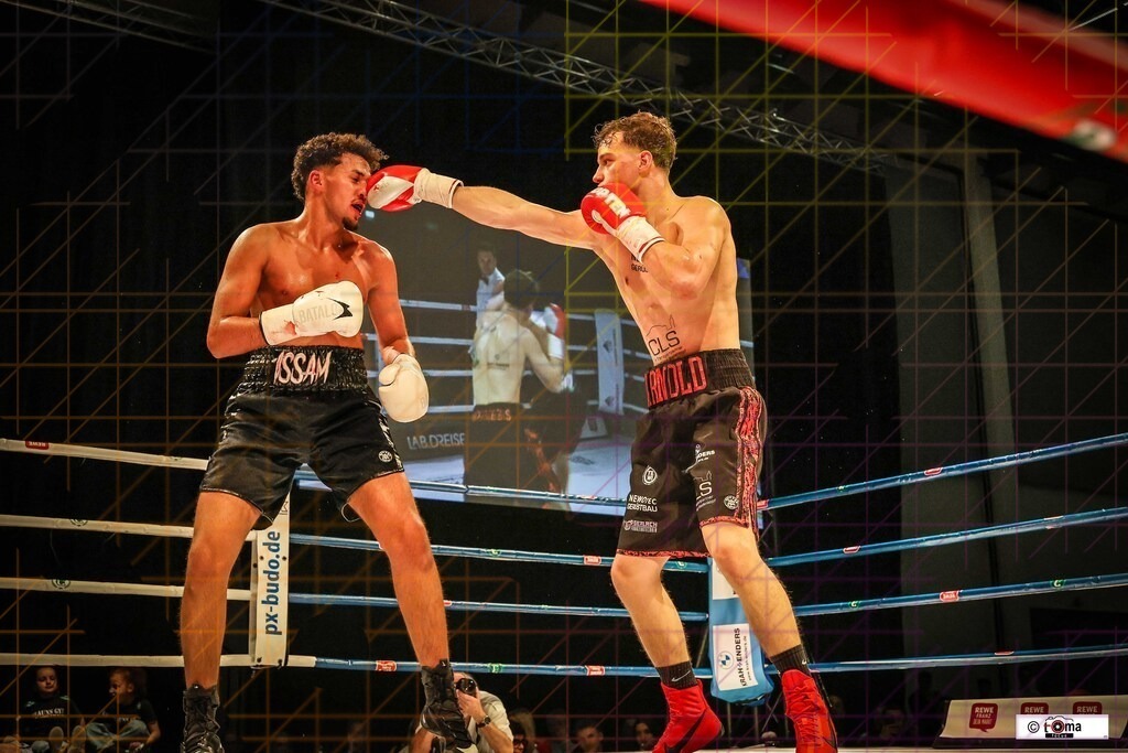 BoB 2026 Arnold vs. Faiz-50 | professionelle Sport- und Eventfotografie von Tomafocus – dynamische Bilder, emotionale Momente und hochwertige Aufnahmen für jeden Anlass. - Realisiert mit Pictrs.com