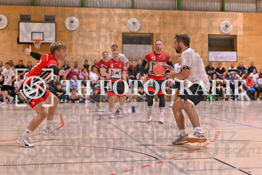 GER, SG Maulburg/Steinen - HSG Dreiland, Handball, Landesliga Suedbaden, 4. Spieltag, Saison 2024/2025, 12.10.2024 | Jonas Wandele (SG Maulburg/Steinen, #07), Finn Nasdala (SG Maulburg/Steinen, #21)GER, SG Maulburg/Steinen - HSG Dreiland, Handball, Landesliga Suedbaden, 4. Spieltag, Saison 2024/2025, 12.10.2024Foto: TH Fotografie/Thomas Hess