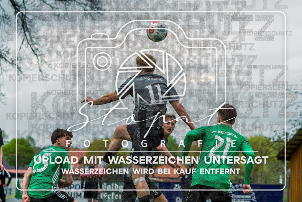 DSC_6116-Verbessert-RR | Adam Jarkas (FG Fulde-Stellichte #11) beim Herren Kreisliga HK Spiel zwischen FG Fulde-Stellichte und TSV Wietzendorf im Fulder Zentralstadion, Fulde (Simon Paul Stopat) - Realisiert mit Pictrs.com