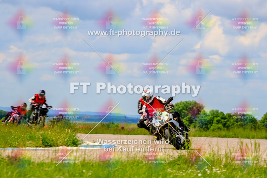 MotoTeam-0761 | Hier findet Ihr Bilder von Touristenfahrten auf der Nürburgring Nordschleife oder von anderen Veranstaltungen die ich besucht habe. Viel Spass beim Durch Schauen 