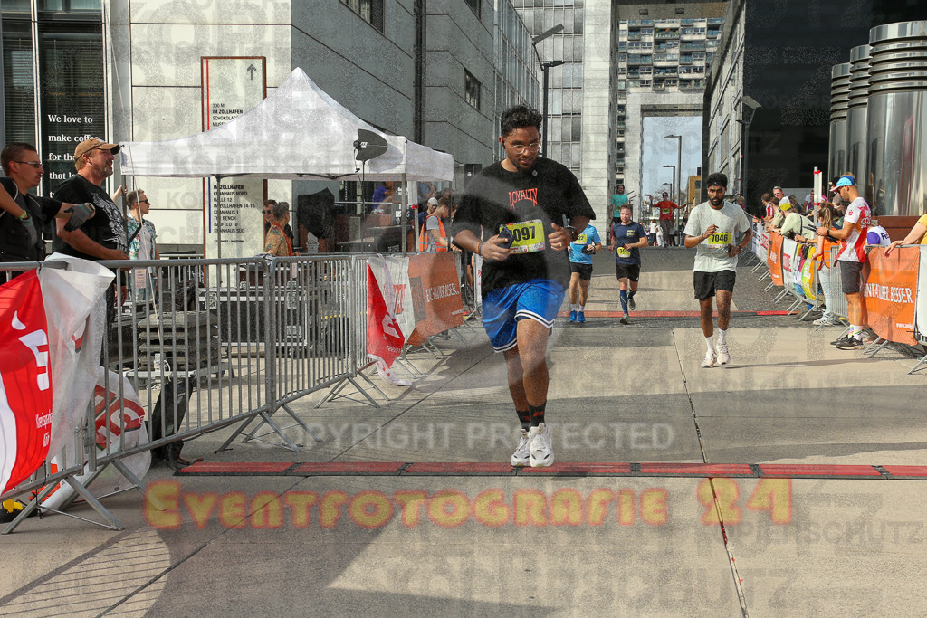 250920_1535_EX1_0126 | Sportfotografie im Rhein-Sieg Kreis, Köln, Bonn, NRW, Rheinland Pfalz, Hessen, etc. Unser Tätigkeitsfeld umfasst den Laufsport vom Volkslauf über den Marathon, Duathlon, Triathon bis zum Ultralauf wie Kölnpfad Ultra oder Schindertrail.