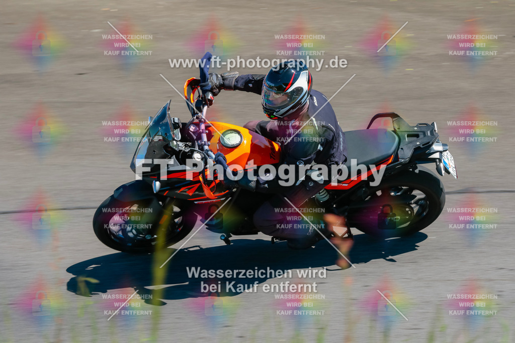 Moto-TeamOBK-22187 | Hier findet Ihr Bilder von Touristenfahrten auf der Nürburgring Nordschleife oder von anderen Veranstaltungen die ich besucht habe. Viel Spass beim Durch Schauen 