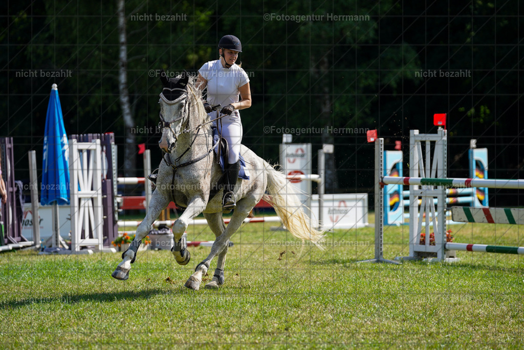20230701-FAH02294 | Reitturnier Grafing, 2023, Grafing-Aiterndorf, Spribgturnier, Dressurturnier, Bilder, Qualifikation Nürnberger Burgpokal, Fotoagentur Herrmann, Turnierfotografen Bayern, Turnierbilder Bayern, Reitrsportfoto