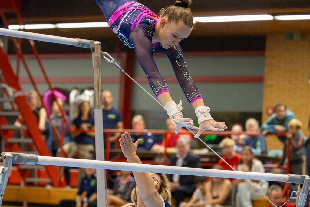 Deutsche Turnliga DTL (Bundesliga) der Frauen, 3. Wettkampftag 2025 in Ketsch***Ebba Mühl (TG Mannheim) am Stufenbarren | Deutsche Turnliga DTL (Bundesliga) der Frauen, 3. Wettkampftag 2025 in Ketsch***Ebba Mühl (TG Mannheim) am Stufenbarren - Realisiert mit Pictrs.com