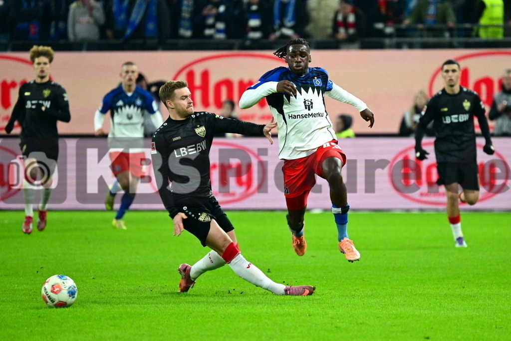 KBS Picture_HSV-Stuttgart_039 | v.l. Mittelstaedt Maximilian (VfB Stuttgart) und Balde Fabio (HSV) sprintet an ihm vorbei und bereitet das 2:1 vor ,Sportplatz :  Volksparkstadion, - Realisiert mit Pictrs.com