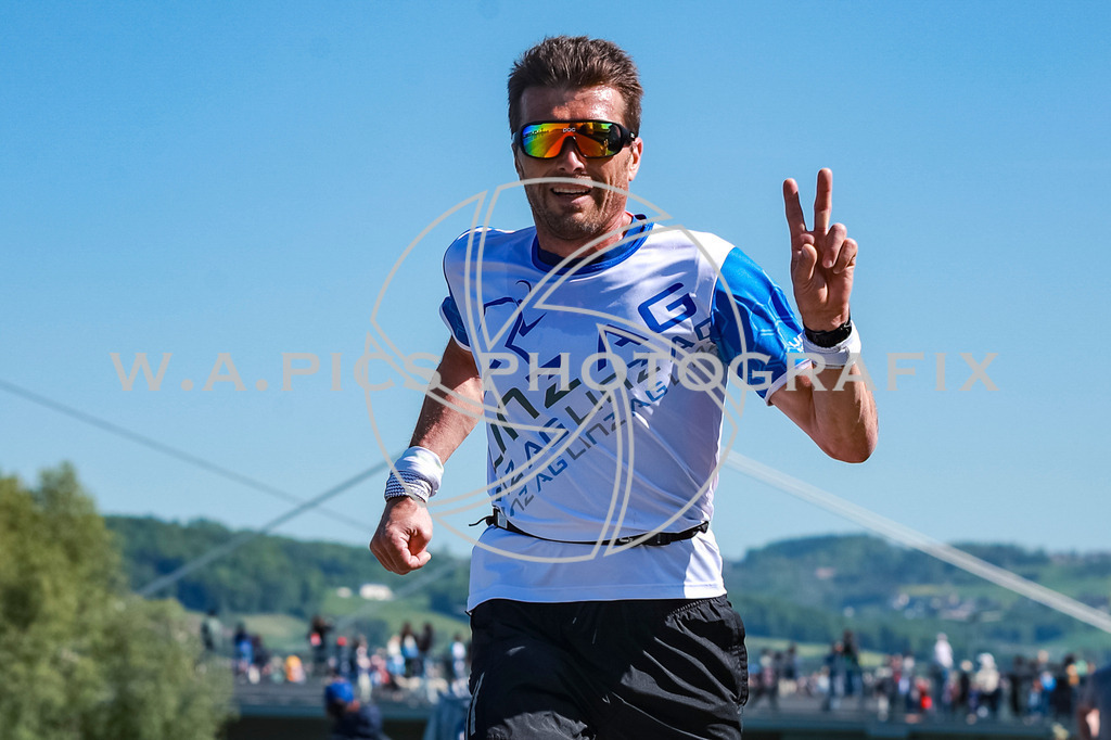 ..... | LINZ,AUSTRIA,27.April 25, Int. 3 Brückenlauf Linz  , Image shows: Photo: WAPICS / Manuel Binder