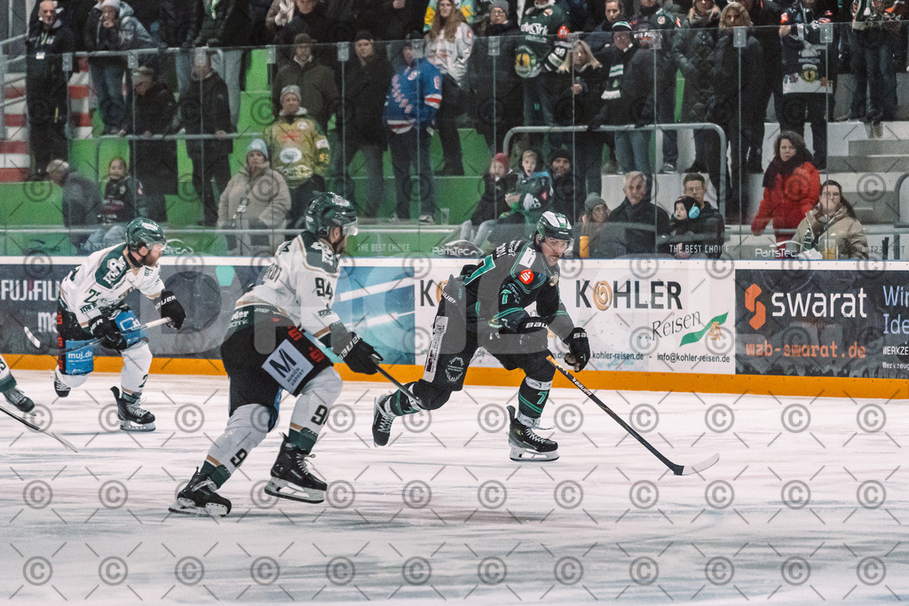 Alligators_vs_Erding_12_12_2025-169 | Höchstadt Alligators Fotogalerie: Eishockey-Action aus Franken. Professionelle Spielfotos, Portraits & Stadionbilder zum Download. Jetzt entdecken! - Realisiert mit Pictrs.com