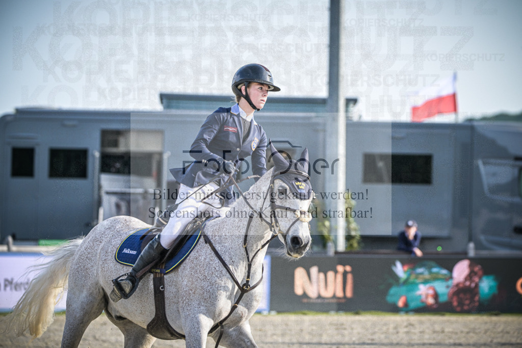 DOS_8447 | Entdecke hochwertige Reitturnierfotos von Foto Oger. Professionell, emotional und authentisch – jetzt Lieblingsmomente im Shop bestellen.Deutschlandweite Turnierfotografie. - Realisiert mit Pictrs.com