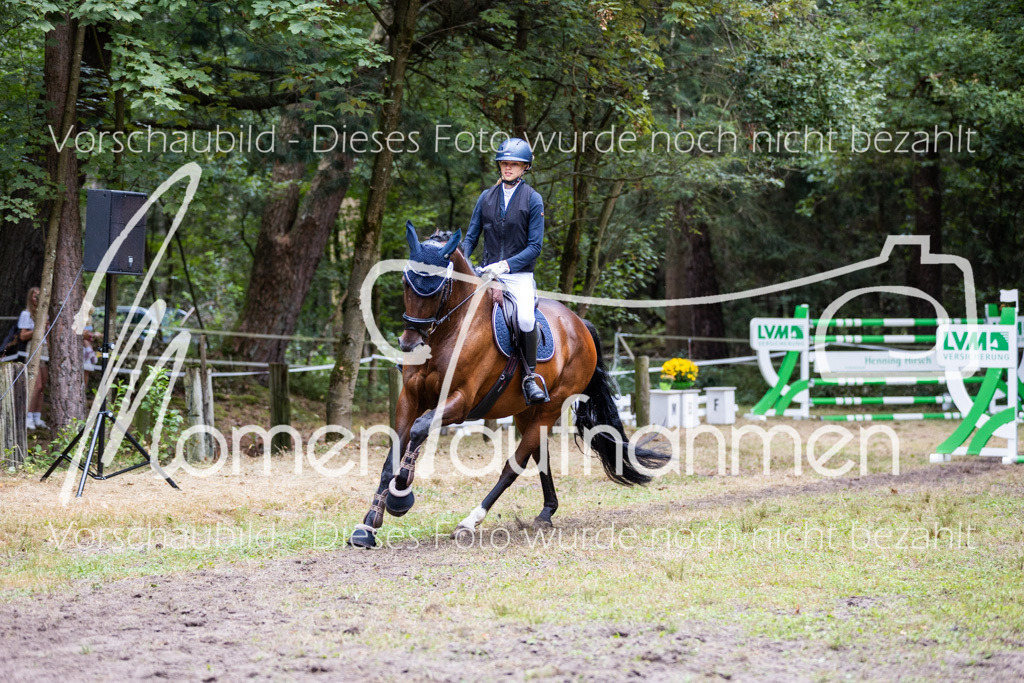 HB-Springreiter-017 | MomenTaufnahmen Pferdesportfotos