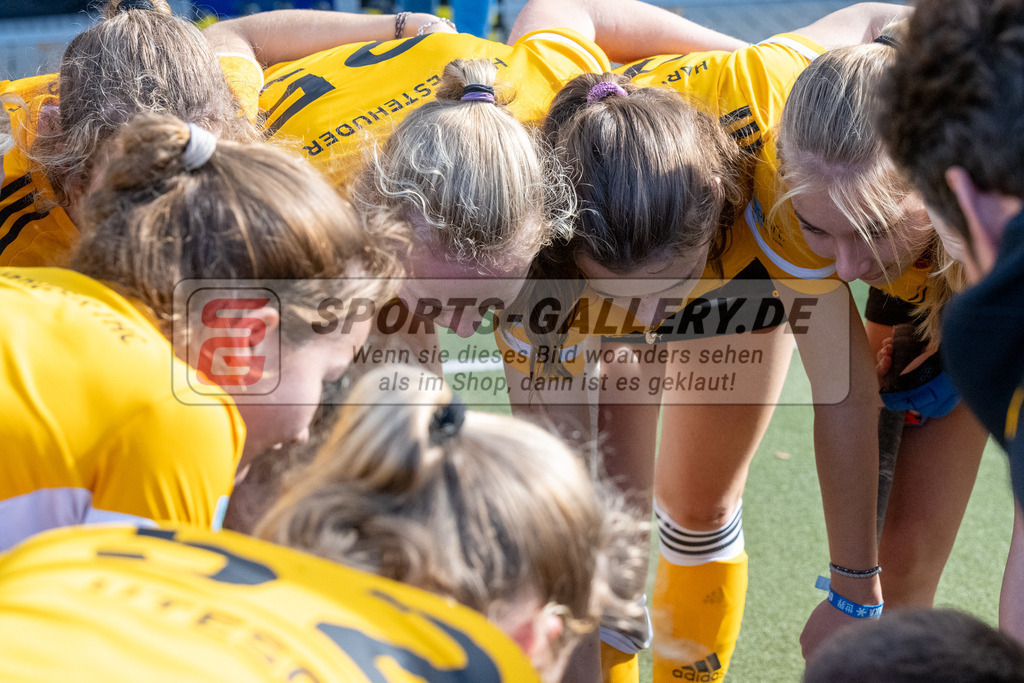 SFE_20231021_0041 | Deutsche Meisterschaft Weibliche U16 Halbfinale Düsseldorfer HC - Harvestehuder THC am 21.10.2023 in Köln (Düsseldorfer Hockeyclub 1905 e.V.), Photo: Stephan Fehrmann 2023 (Sports-Gallery)
