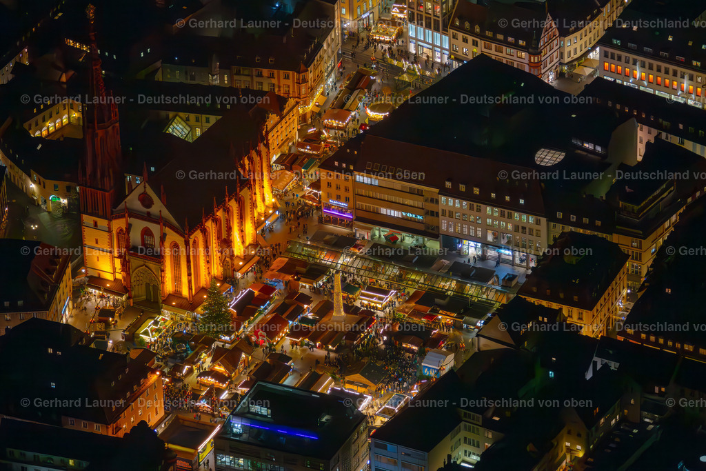 3905979 | Nachtaufnahme des Weihnachtsmarkts 2019