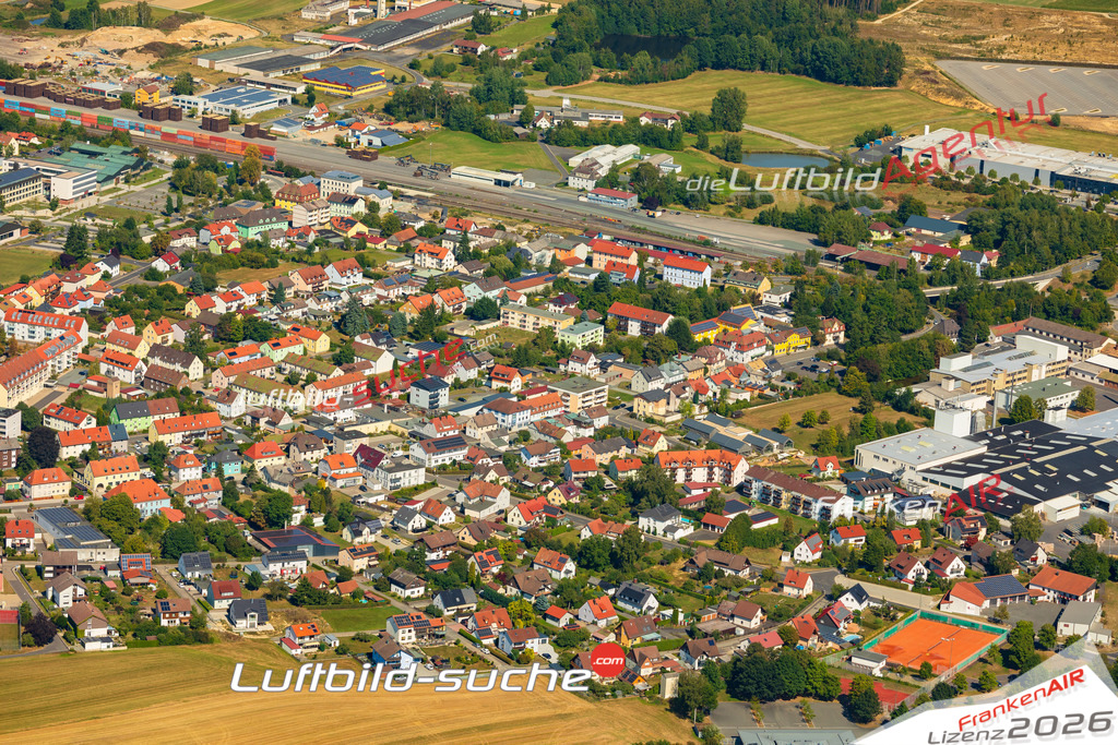 Luftaufnahme der Stadt Mitterteich - Die Luftaufnahme wurde 2025 vom UL-Flugzeug heraus erstellt ( keine Drohne ) - Hochauflösende Luftaufnahme - für professionelle Ausdrucke geeignet. Die Geschenkidee !Mit Lizenz und Bildrechte bestellbar