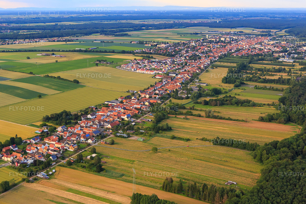 Luftbild: Saarstraße aus Südwesten in Kandel im Bundesland Rheinland-Pfalz in Deutschland. Foto: IMG_090285.jpg vom 26.06.2016 durch Werner Riehm/FLY-FOTO.de