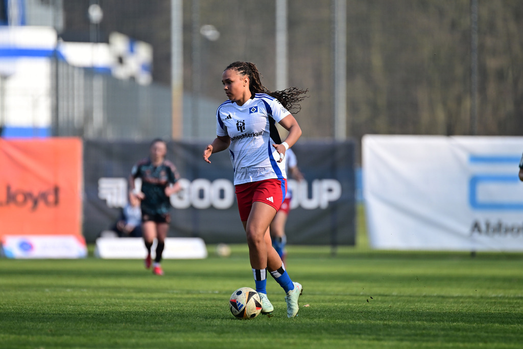 Fußball I Frauen I Saison 2024-2025 I 2. Bundesliga I 17. Spieltag I Hamburger SV - FC Bayern München II | Der Sportfotograf. - Realisiert mit Pictrs.com