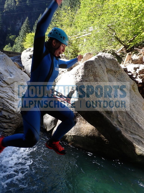 P9230033 | Bestelle die Bilder deines Berg- oder Wasser-Abenteuers mit Mountain Sports bequem von zu Hause aus direkt über unseren Online Fotoshop von pictrs.com. - Realisiert mit Pictrs.com