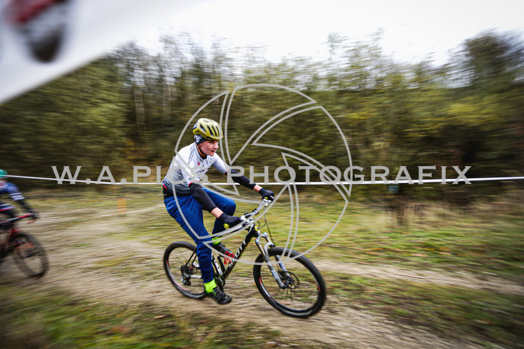 ..... | AUSTRIA, 24.11.24, 3.Radquerfeldein GP um das Sportzentrum Gunskirchen Image shows: Photo: Wapics / Andreas Willdoner