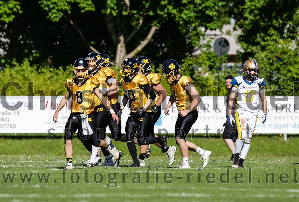 2022-05-14_072_Erding_Bulls_gegen_Munich_Cowboys_2 | Erding, Deutschland, 14.05.2022:
Fußball, Regionalliga 2022, 3. Spieltag, Erding Bulls gegen Munich Cowboys 2, Endergebnis: 20:30

Julian Latussek (Erding Bulls, #17)

Foto: Christian Riedel / fotografie-riedel.net