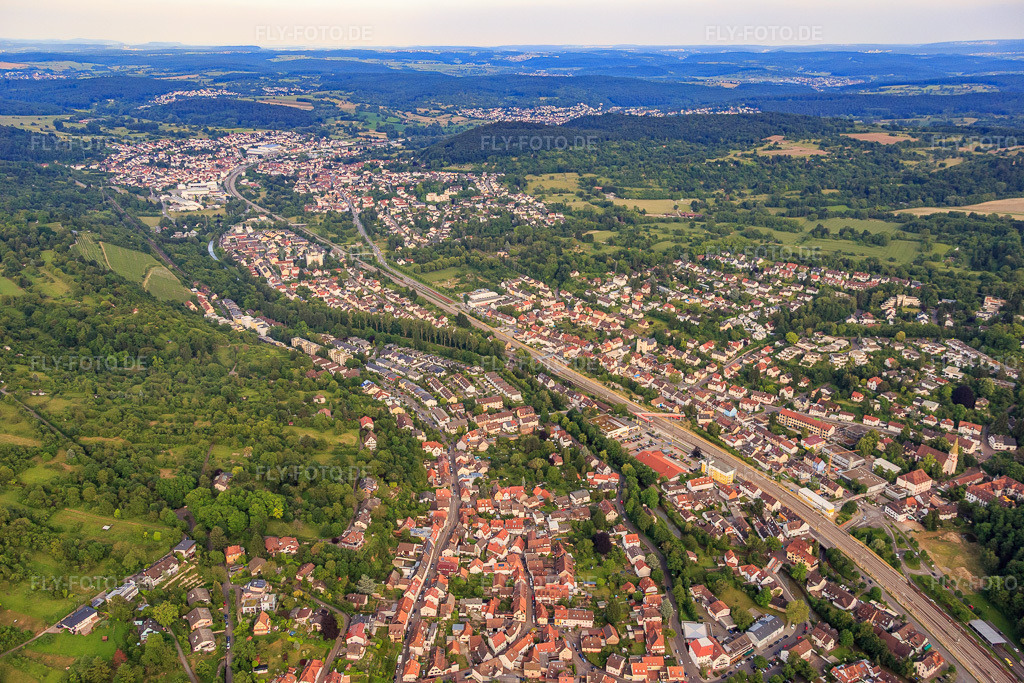 Luftbild: Eisenbahnstraße von Westen im Ortsteil Grötzingen in Karlsruhe im Bundesland Baden-Württemberg in Deutschland. Foto: IMG_089286.jpg vom 10.06.2016 durch Werner Riehm/FLY-FOTO.de