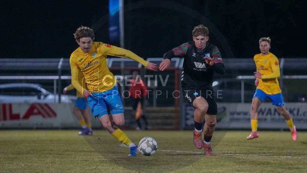 Fußball, Herren, Saison 2025/2026, Regionalliga Nordost, 20. Spieltag, FSV 63 Luckenwalde vs. 1.FC Magdeburg II, Mittwoch 04.03.2026, Werner-Seelenbinder-Stadion Luckenwalde, | Fußball, Herren, Saison 2025/2026, Regionalliga Nordost, 20. Spieltag, FSV 63 Luckenwalde vs. 1.FC Magdeburg II, Mittwoch 04.03.2026, Werner-Seelenbinder-Stadion Luckenwalde, Im Bild: Sofiene Jannene (l. Luckenwalde) und Joonas Frenzel (r. Magdeburg) - Realisiert mit Pictrs.com