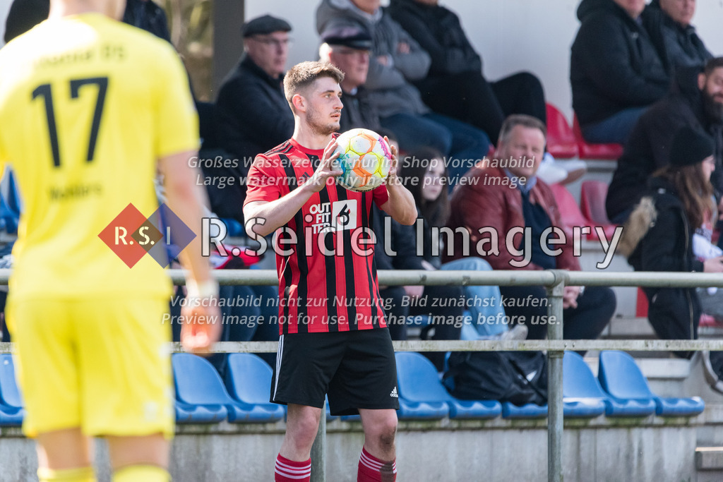 Fußball, Saison 2022/23, LOTTO-Pokal, WTSV Concordia - FC Teutonia 05, Sportpark Hinschenfelde (Hamburg), 10.04.2023, Halbfinale | Leon Mundhenk (#8, Concordia)