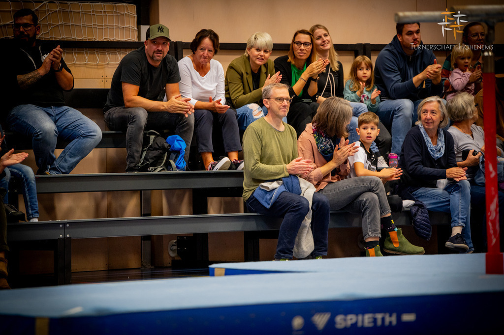 Promo-451 | "Fussifoto.com – Ihr Ansprechpartner für hochwertige Fotografie! Entdecken Sie kreative Bilder und professionelle Dienstleistungen. Kontaktieren Sie uns für Ihre Projekte!"