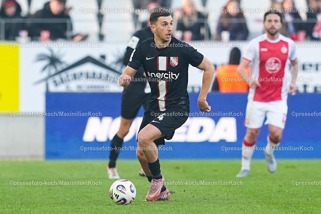 xYDRx24012601110 | 24.01.2026, xydrx, Fußball, 3.Liga, Rot-Weiss Essen - TSV Havelse, Saison 2025 2026, Stadion an der Hafenstraße: Besfort Kolgeci (TSV Havelse #4)   DFB regulations prohibit any use of photographs as image sequences and or quasi-video. Photo: xYannisxDreimannxPressefotoKochx