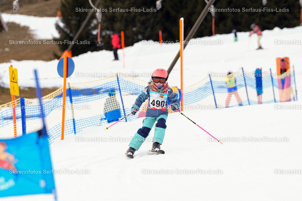 SRF_02.01.2026_0906 | Skirennfotos,Serfaus,Fiss,Ladis,Kinderskirennen,Winter,Tirol,Oberland,skirace,SFL,feelfree,weil wir's genießen,ski,Ski,skifahren,Sonnenplateau, - Realisiert mit Pictrs.com