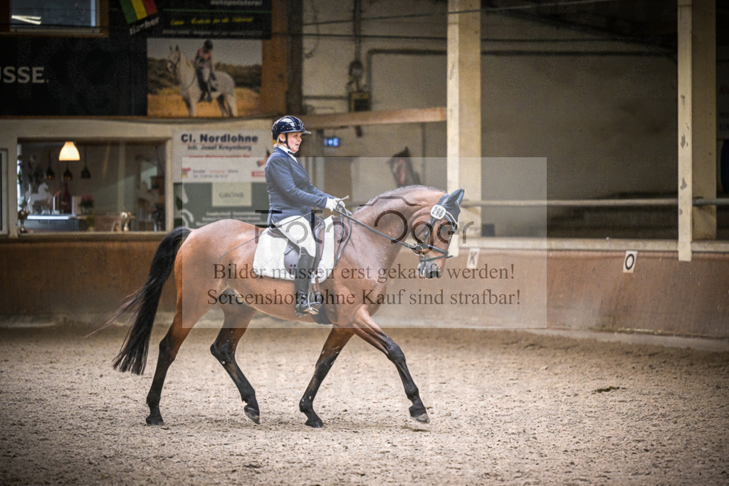 DOS_0902 | Entdecke hochwertige Reitturnierfotos von Foto Oger. Professionell, emotional und authentisch – jetzt Lieblingsmomente im Shop bestellen.Deutschlandweite Turnierfotografie. - Realisiert mit Pictrs.com