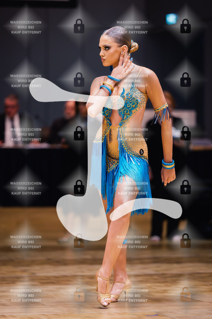 GOC 2025 - WDSF Solo Junior II Latin Female - 2025-08-21-8023 | Webshop for digital downloads and prints of dance sport, event & show photographer Julian Link - Realisiert mit Pictrs.com