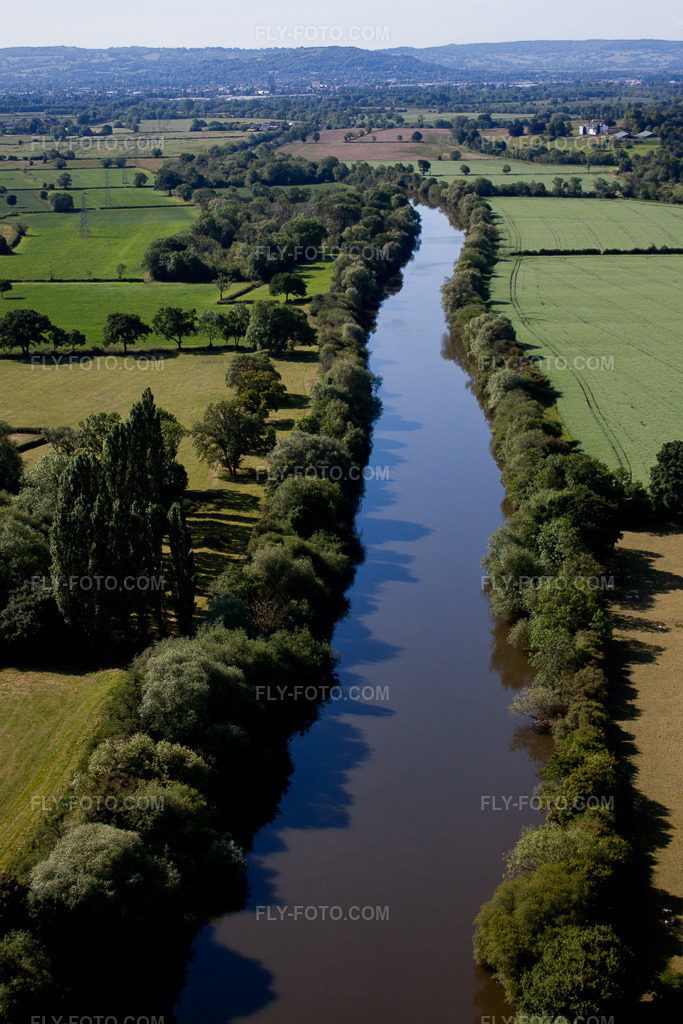 Aerial view: River Severn near Sandhurst in Ashleworth in the state England, Great Britain.Photo: IMG_40734(39696).jpg taken on 06/11/2011 by Werner Riehm/FLY-FOTO.comResolution of the original: 2944 x 4416 px